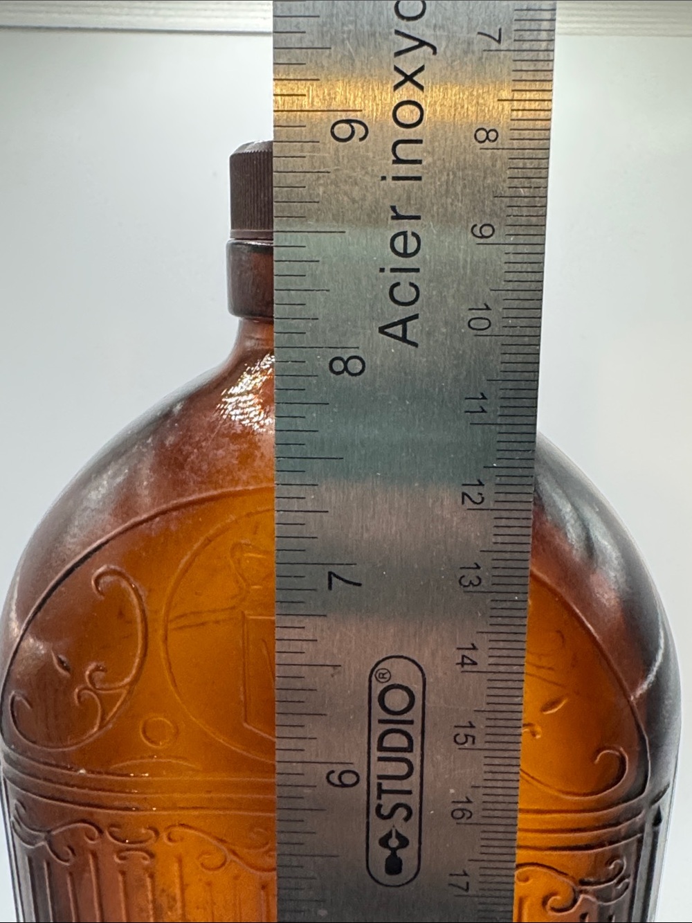 Hiram Walker & Sons Amber 25oz Whiskey Bottle, Walkerville, Canada - Picture 16 of 16
